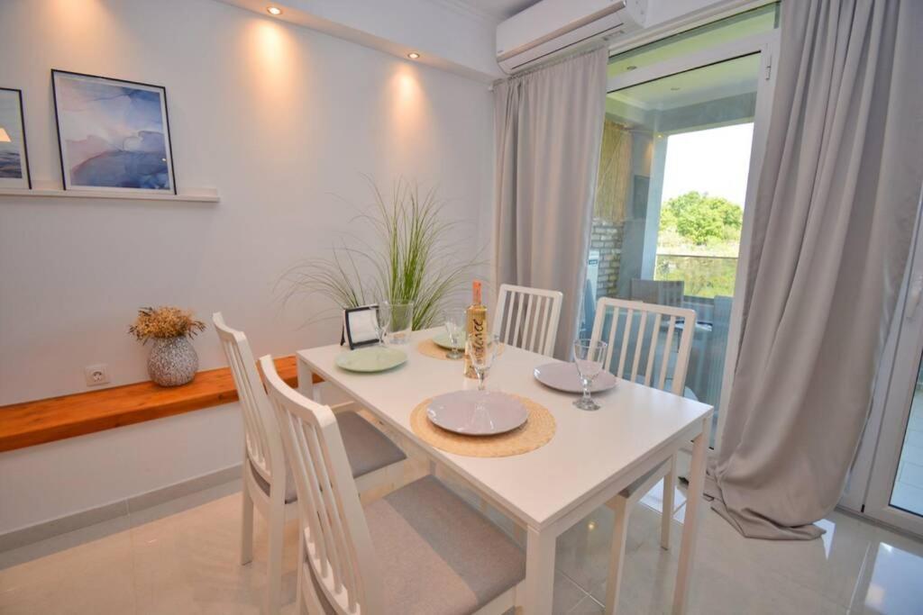 Potamos Deluxe White Apartment Exteriör bild