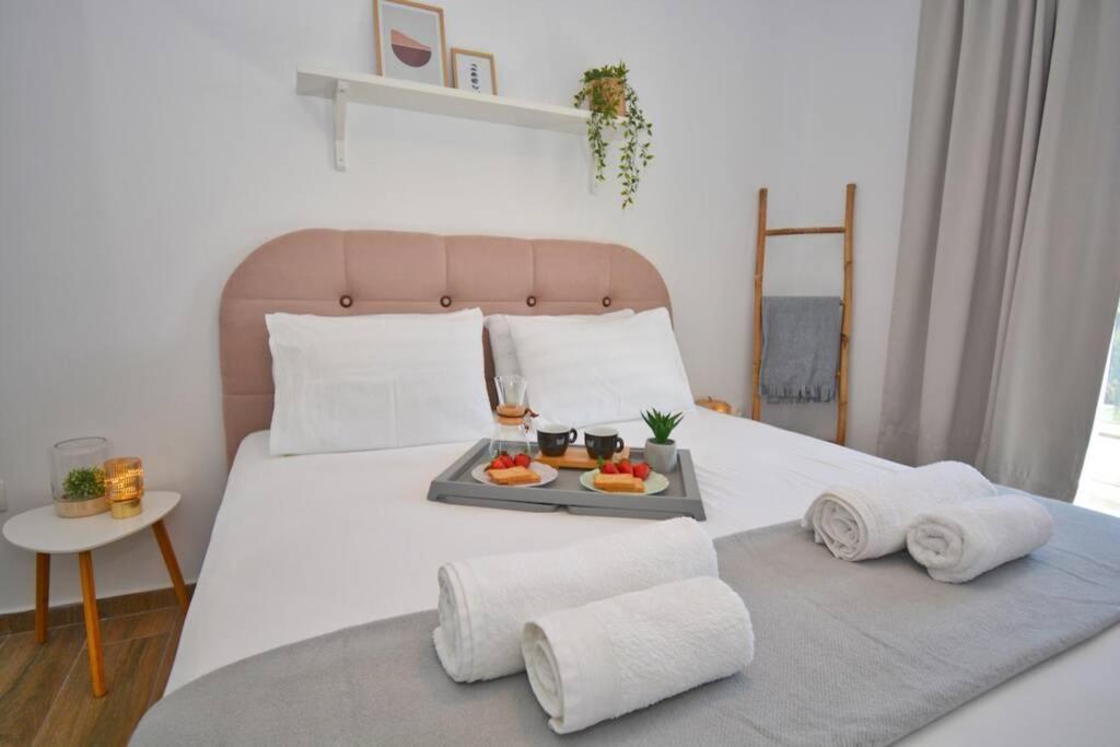 Potamos Deluxe White Apartment Exteriör bild